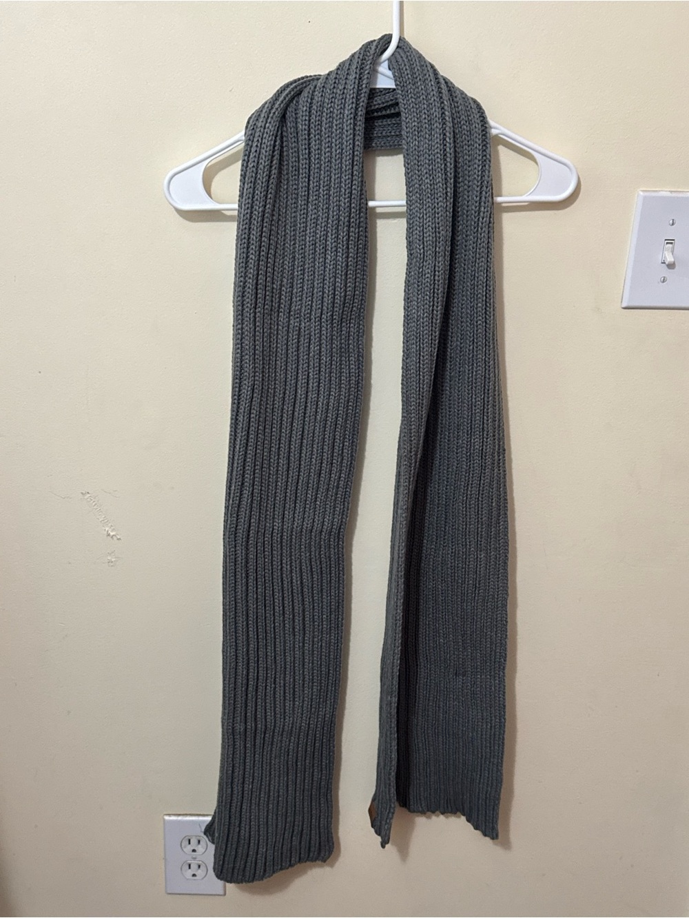 Women's Ribbed Knit Scarf - Gray